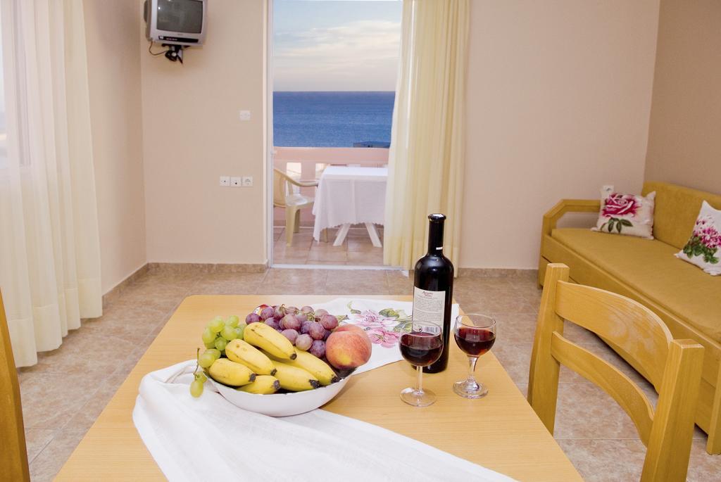 Margarita Αpartments Sea View Apartment Palaiochora Exterior photo