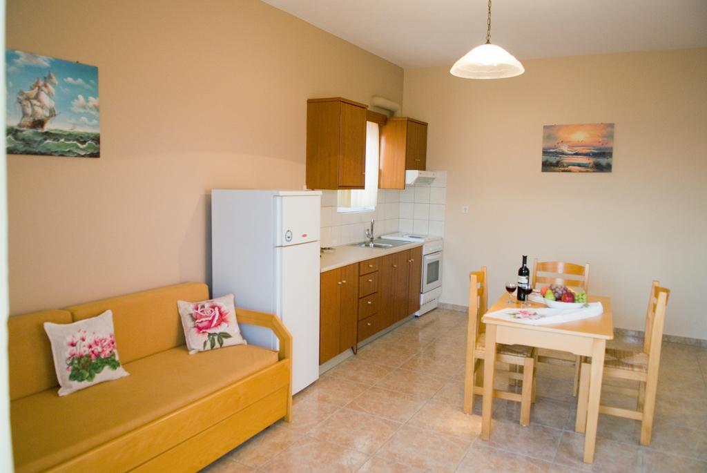 Margarita Αpartments Sea View Apartment Palaiochora Room photo